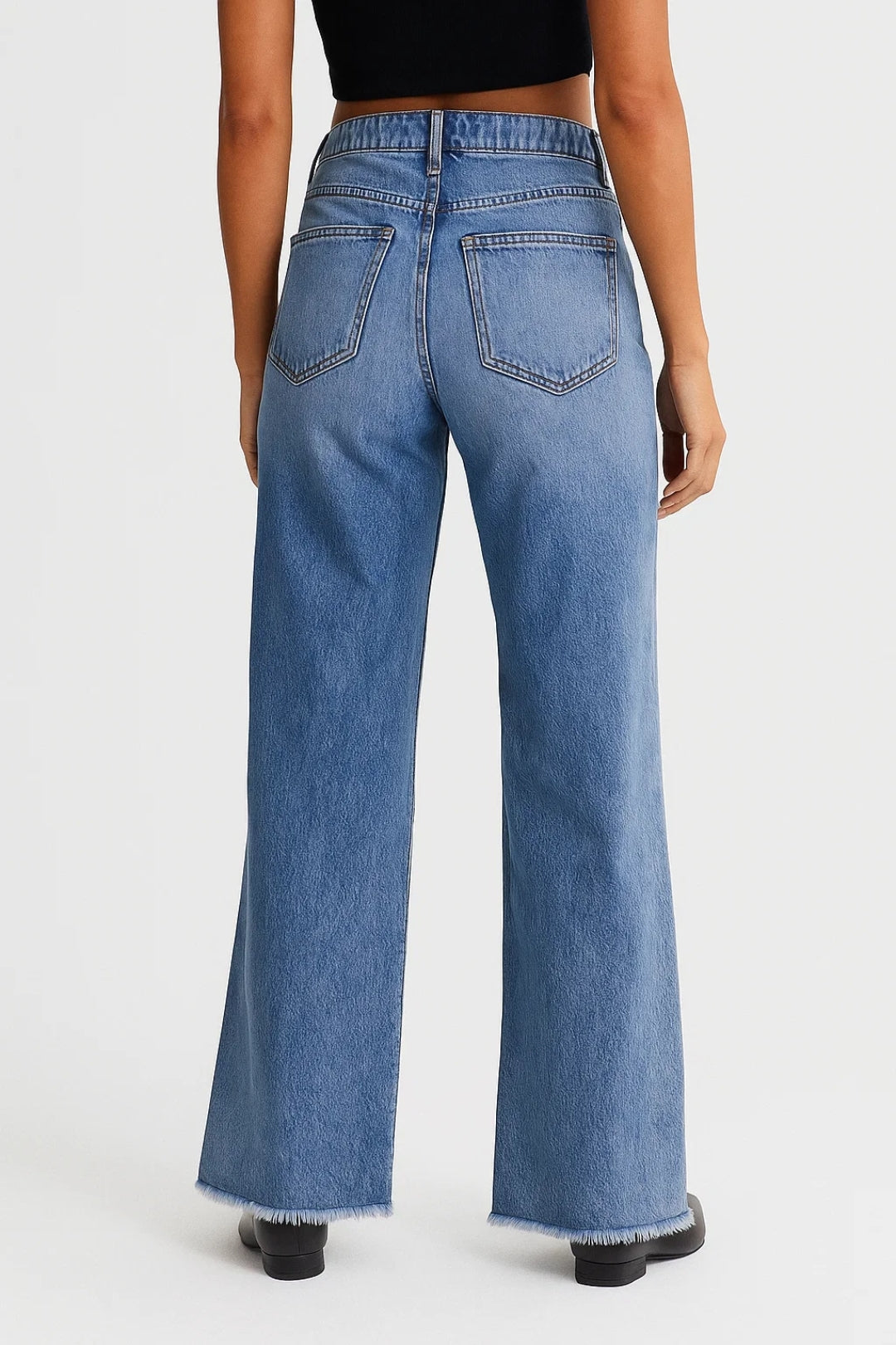 Jeans a vita alta con fondo sfrangiato e gamba ampia | Stile casual con carattere