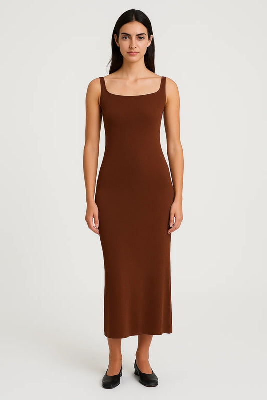 Abito lungo marrone con scollo profondo sulla schiena | Elegante e minimale