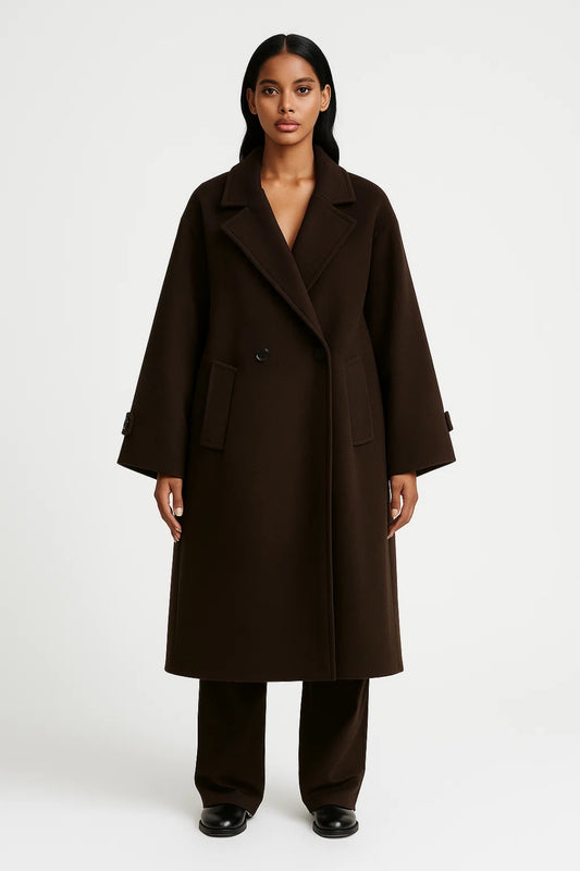 Cappotto lungo con taglio dritto e bottoni frontali