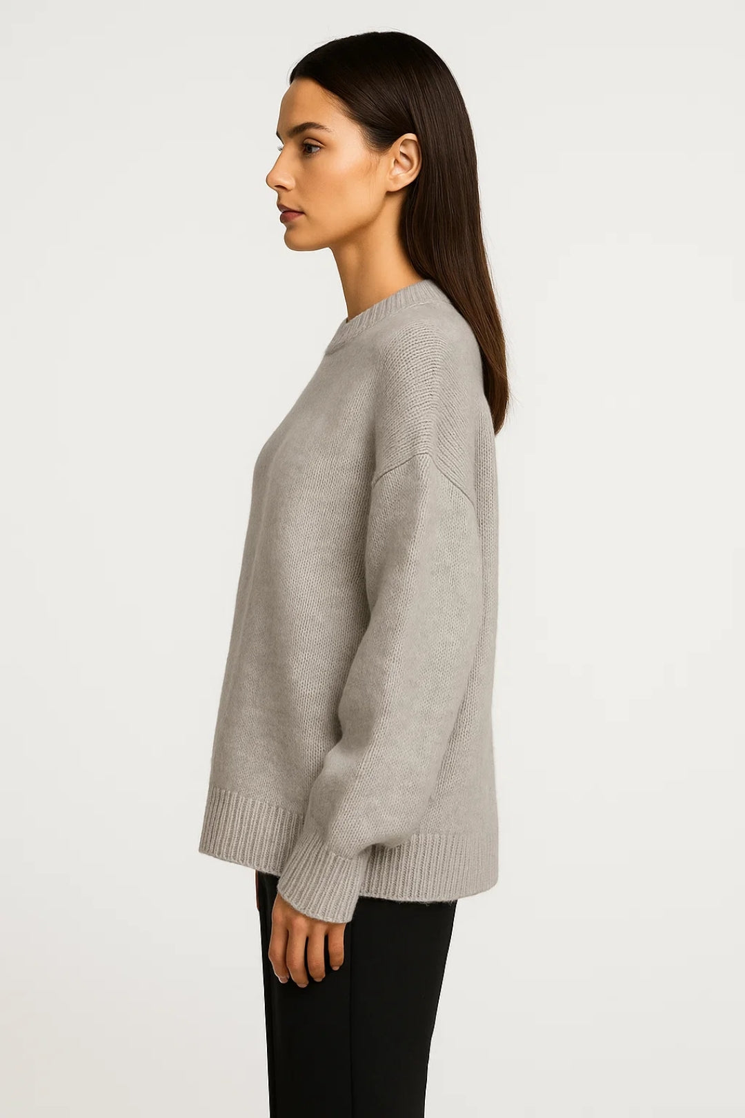 Maglione ampio a girocollo con maniche lunghe