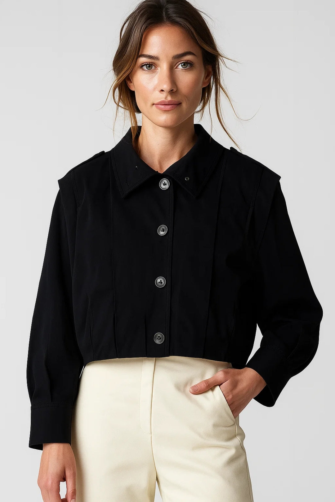 Giacca corta stile utility con bottoni | Design moderno e strutturato