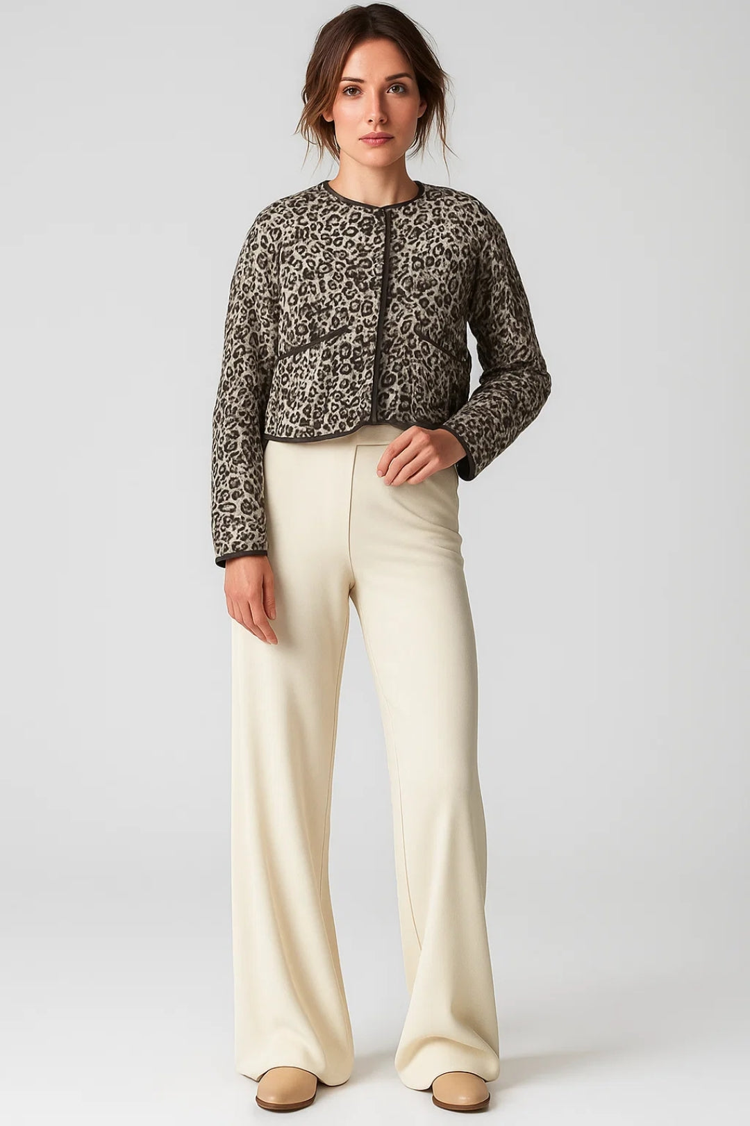 Giacca corta con stampa animalier | Stile audace e moderno