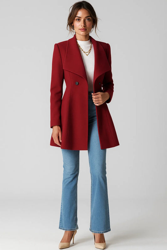 Cappotto doppiopetto lungo | Eleganza strutturata in rosso intenso