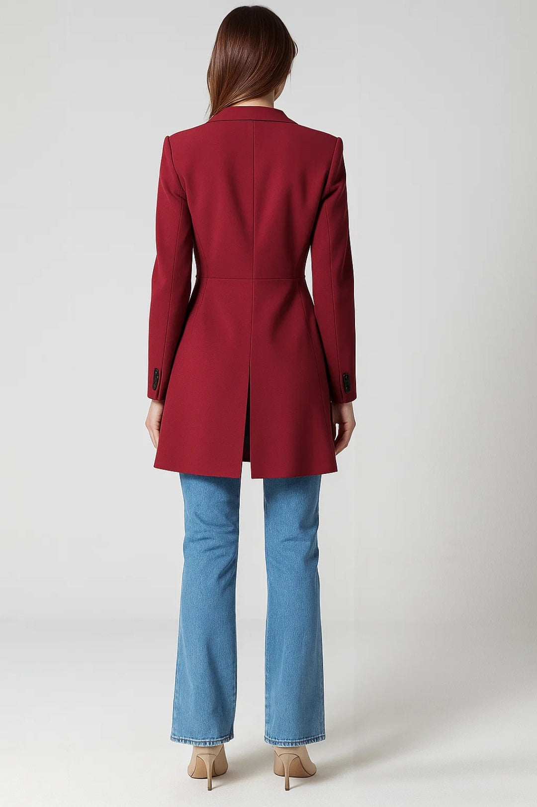 Cappotto doppiopetto lungo | Eleganza strutturata in rosso intenso