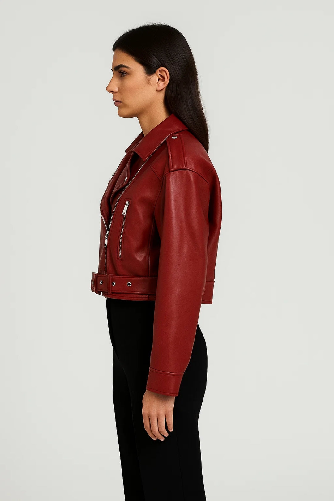 Giacca biker corta in ecopelle | Design strutturato | Chiusura con cintura