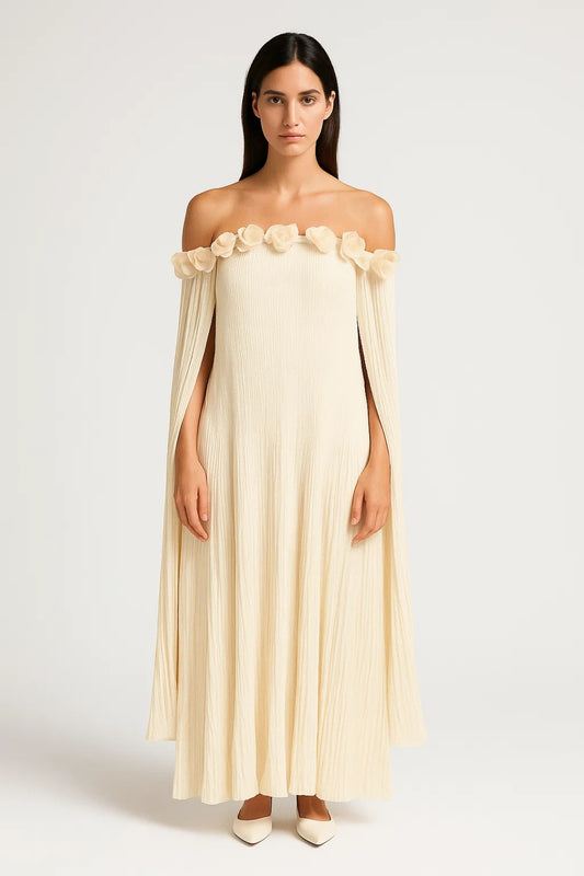 Abito Plissé con Spalle Scoperte | Color Crema | Dettaglio Floreale Elegante