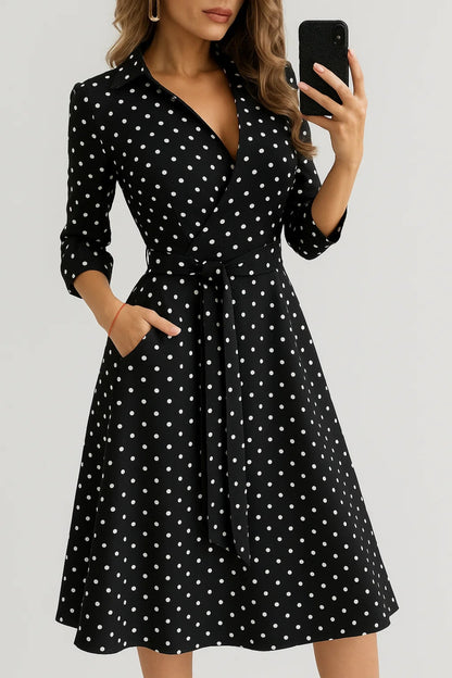 Abito Portafoglio Midi | Eleganza Chic | Stampa Grafica con Colletto