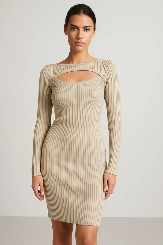 Abito corto in maglia a costine | Maniche lunghe | Cut-out elegante