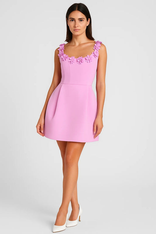 Abito corto rosa con dettagli floreali | Gonna a trapezio | Scollo rotondo