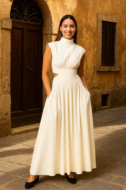 Abito lungo con collo alto e cut-out laterali | Senza maniche