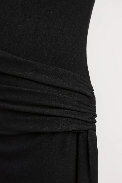 Abito lungo elegante senza maniche | Collo alto | Fascia in vita