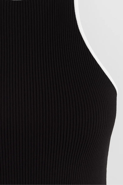 Abito lungo nero con scollo all’americana | Schiena scoperta | Vestibilità aderente