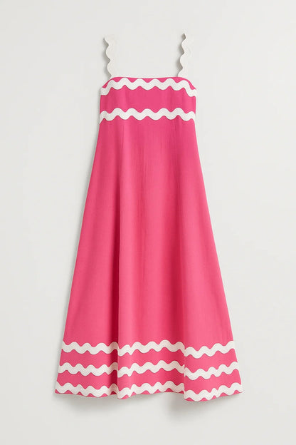 Abito midi con spalline ondulate e dettagli a contrasto