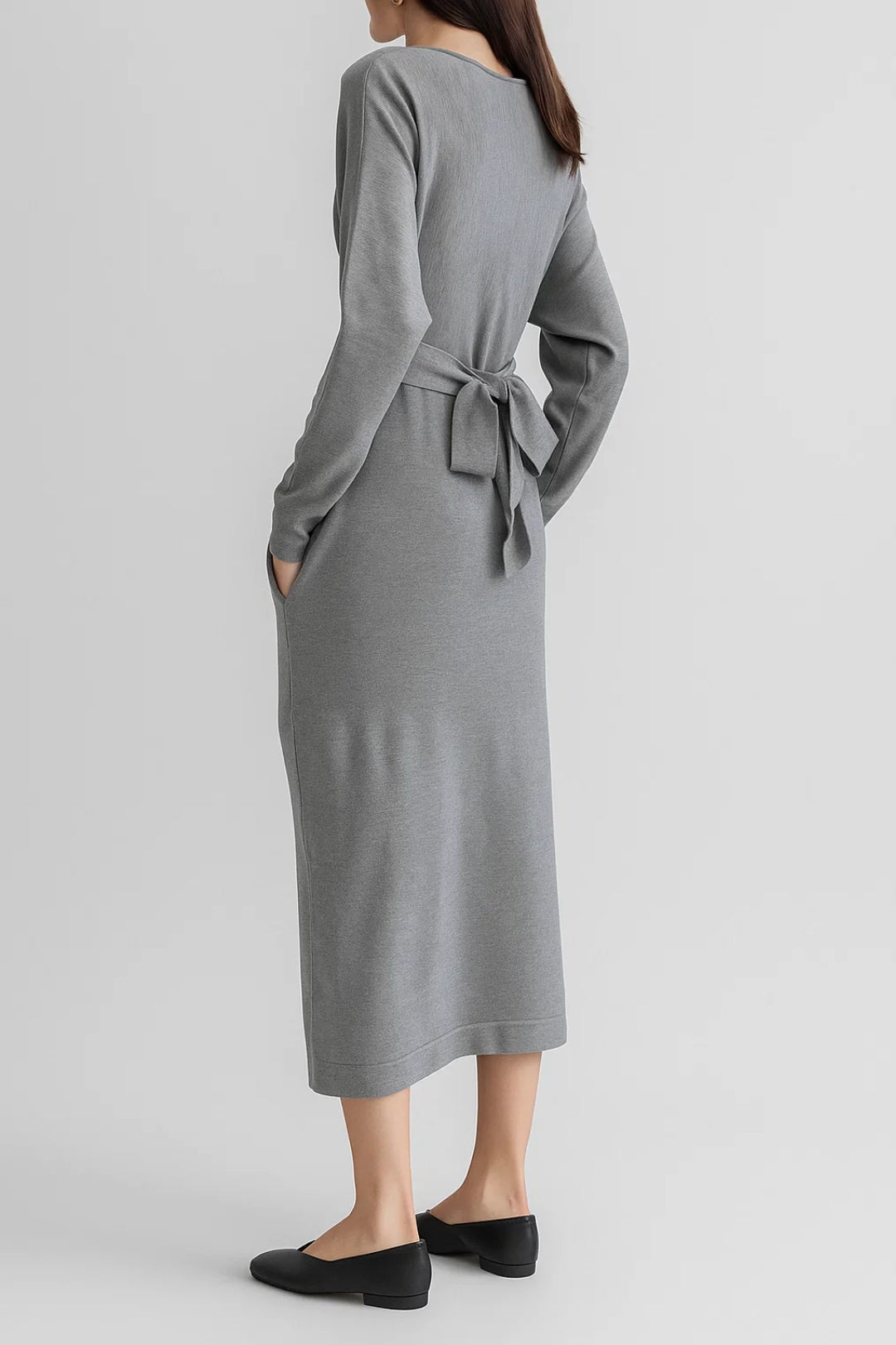 Abito midi in jersey con nodo frontale | Maniche lunghe | Eleganza minimal