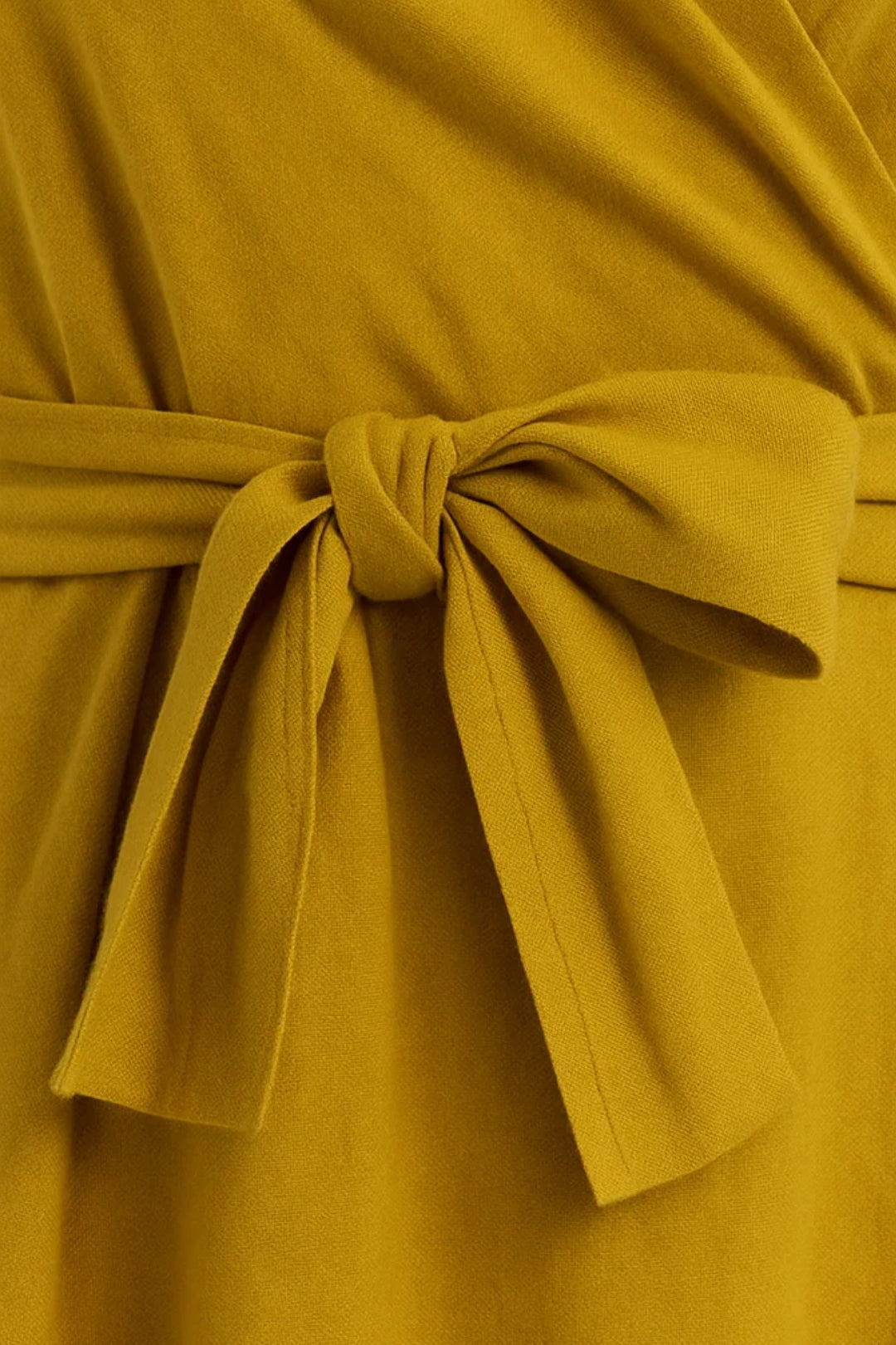 Abito midi in lino senape con scollo all’americana | Nodo in vita | Senza schiena