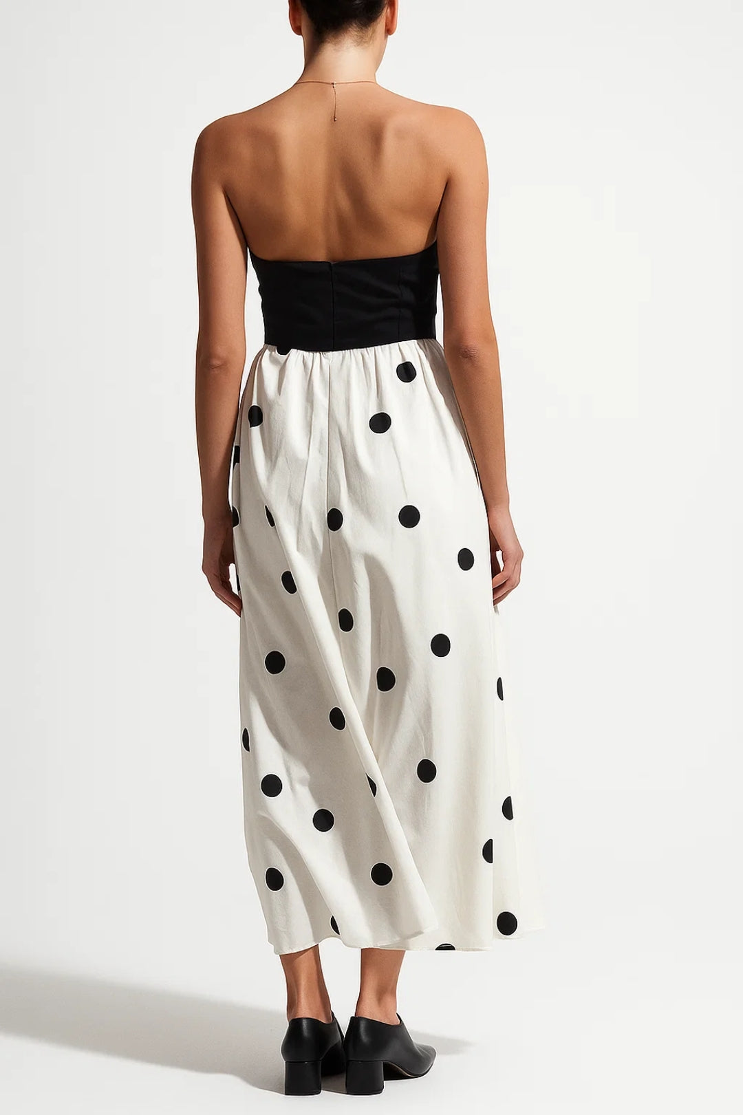 Abito midi senza spalline | Corpino nero e gonna a pois | Eleganza estiva