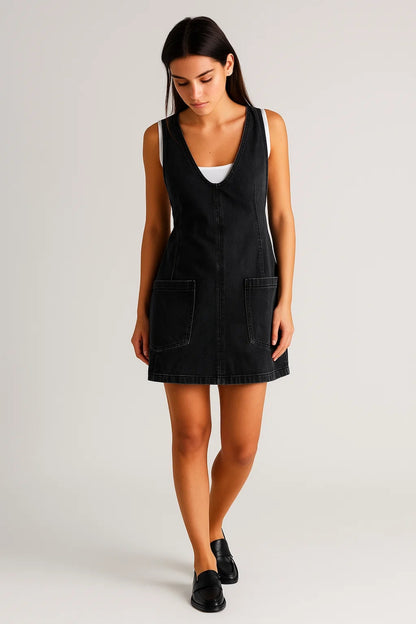 Abito salopette in denim corto | Scollo a V | Tasche applicate