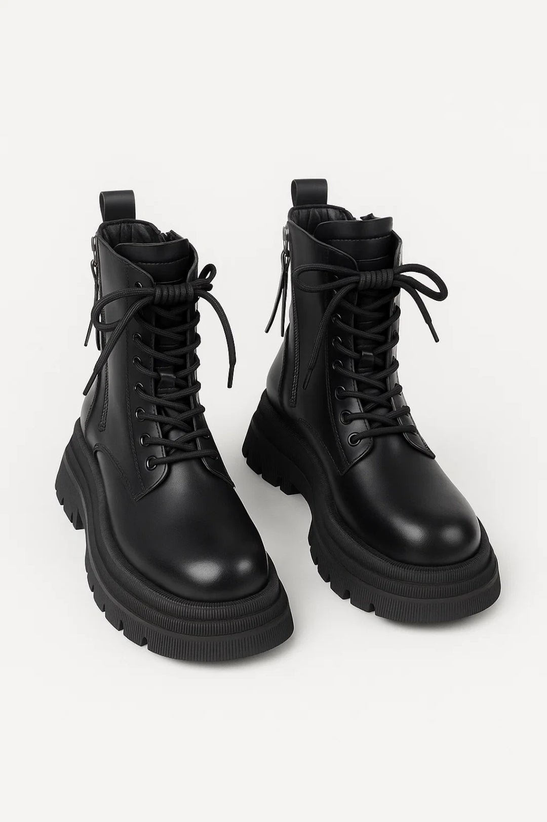 Anfibi stringati con suola spessa e zip laterale