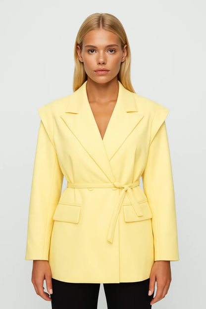 Blazer con spalle strutturate e cintura | Eleganza moderna e decisa