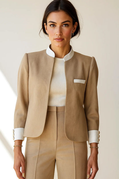 Blazer sartoriale beige con dettagli bianchi | Eleganza moderna