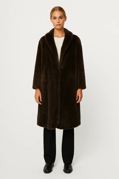 Cappotto lungo effetto pelliccia con collo sciallato