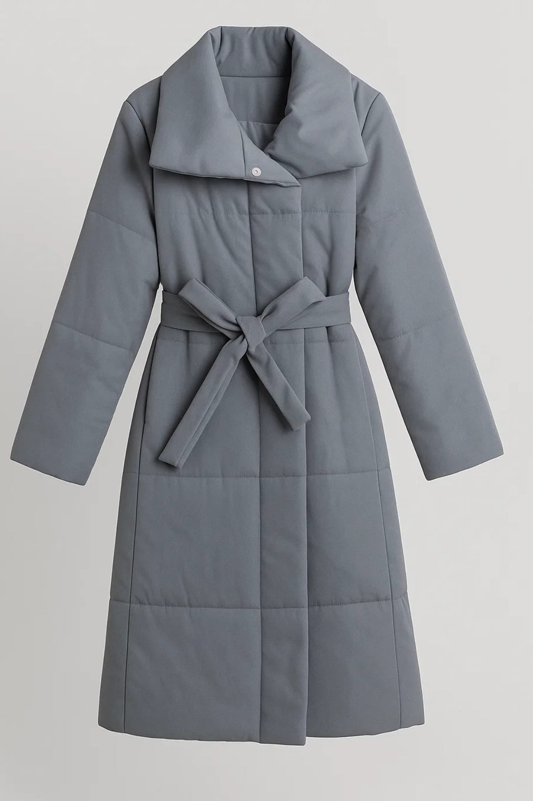 Cappotto trapuntato lungo con cintura e collo ampio