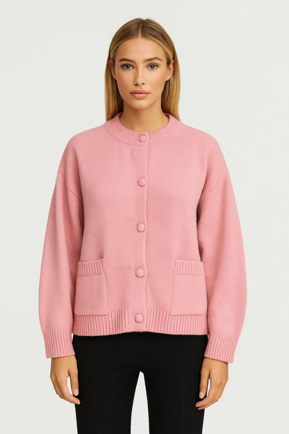 Cardigan con tasche frontali e bottoni rivestiti | Linee semplici e versatili