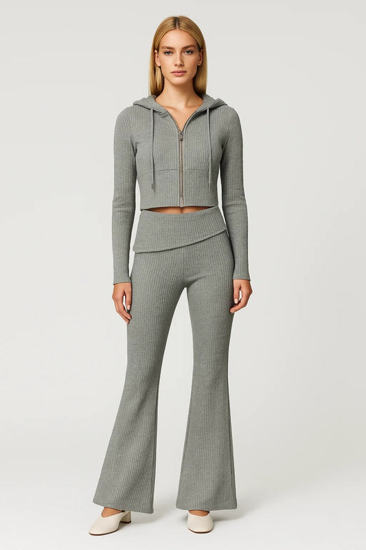Completo 2 pezzi a costine con zip e pantaloni flare | Look casual e moderno