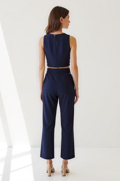 Completo blu navy elegante | Top corto con bottoni dorati e pantaloni dritti