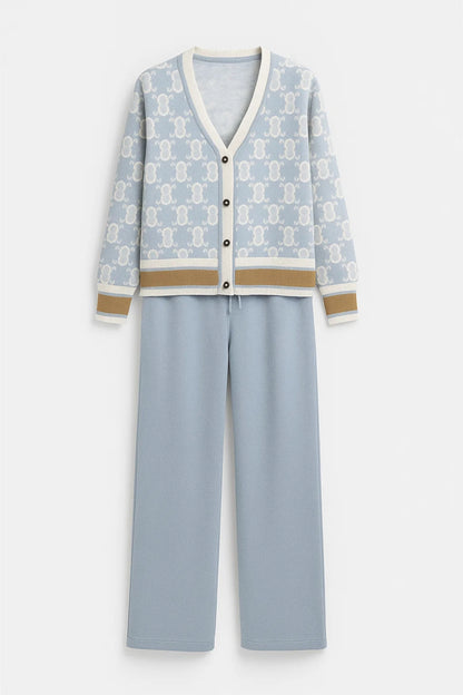 Completo con cardigan a fantasia e pantaloni morbidi coordinati