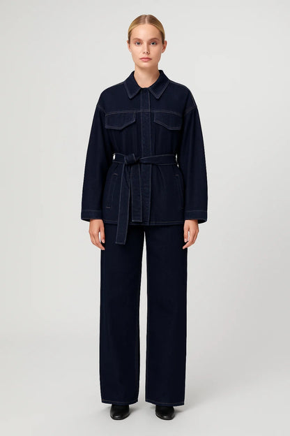 Completo coordinato con camicia cintura e pantaloni ampi