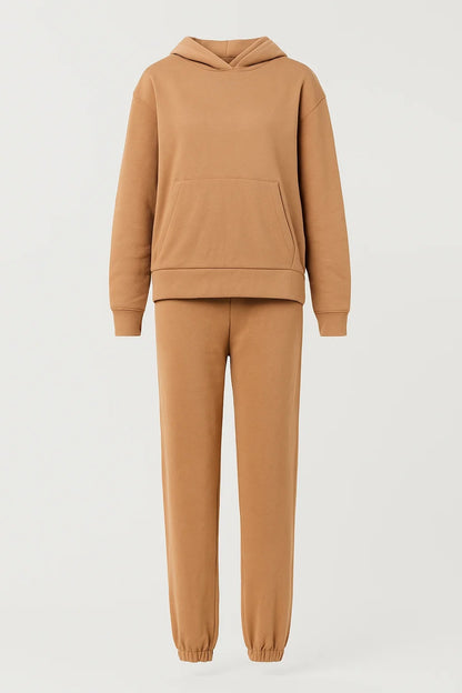 Completo due pezzi casual con felpa e pantaloni jogger