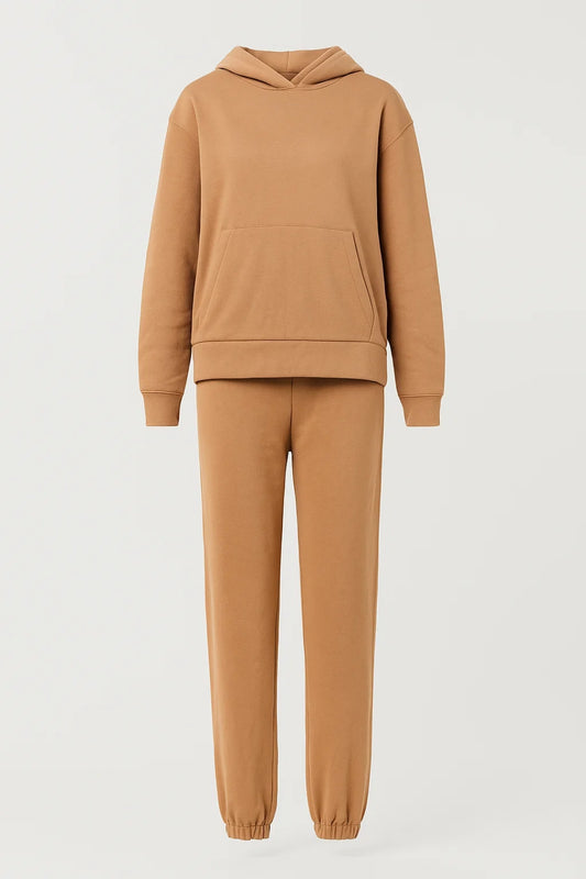 Completo due pezzi casual con felpa e pantaloni jogger