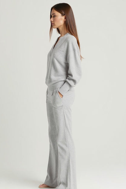 Completo due pezzi in maglia leggera con felpa e pantaloni a gamba larga