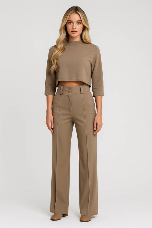 Completo elegante a due pezzi con taglio sartoriale