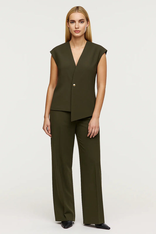 Completo elegante due pezzi con top senza maniche e pantaloni a palazzo