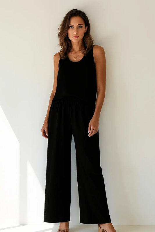 Completo estivo con top smanicato e pantaloni larghi | Dettaglio ricamato sul retro