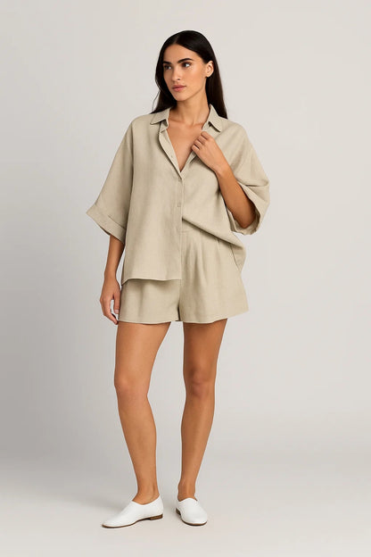 Completo estivo con camicia oversize e pantaloncini coordinati