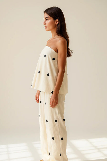 Completo estivo in tessuto leggero con top senza spalline e pantaloni a pois | Beige con pois neri | Fresco ed elegante