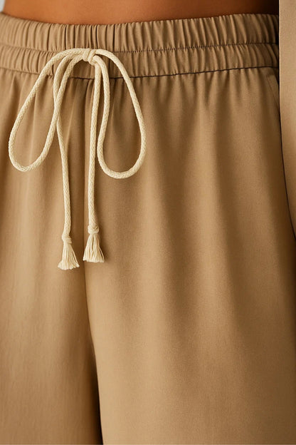 Completo fluido con giacca lunga e pantaloni larghi | Colore sabbia
