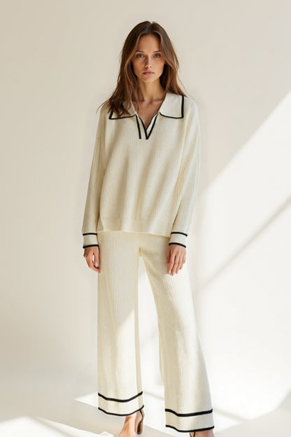 Completo in maglia a coste con dettagli a contrasto