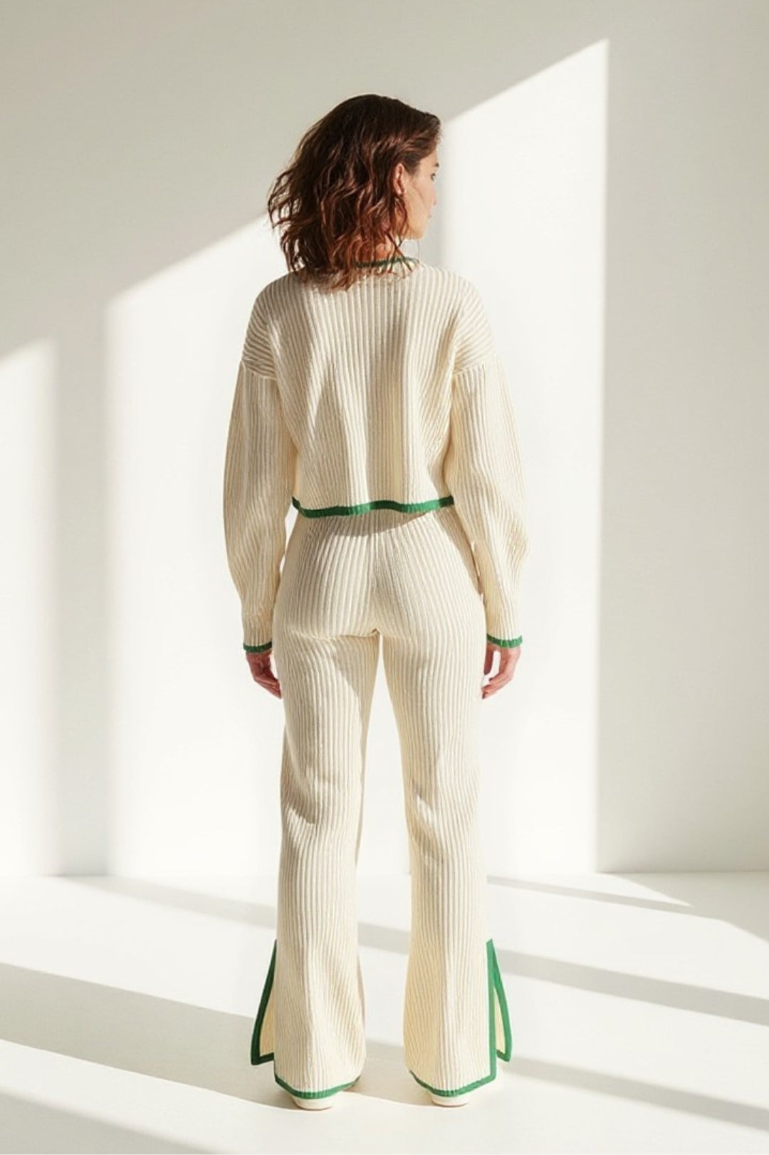 Completo in maglia con spacchi | Maglia cropped e pantaloni a costine