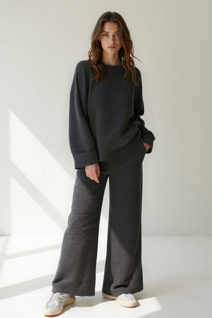 Completo in maglia morbida con maglione a maniche lunghe e pantaloni ampi | Grigio chiaro o Grigio scuro | Comodo e caldo