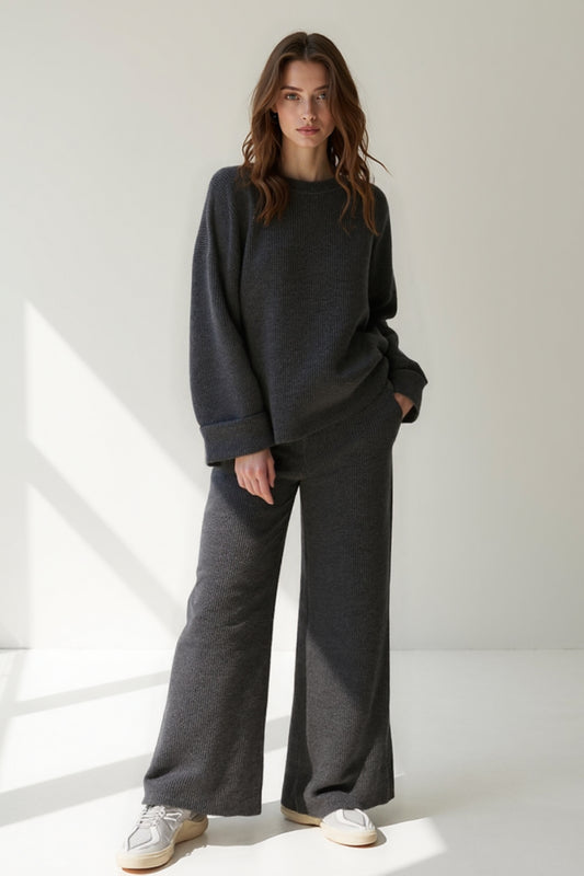 Completo in maglia morbida con maglione a maniche lunghe e pantaloni ampi | Grigio chiaro o Grigio scuro | Comodo e caldo