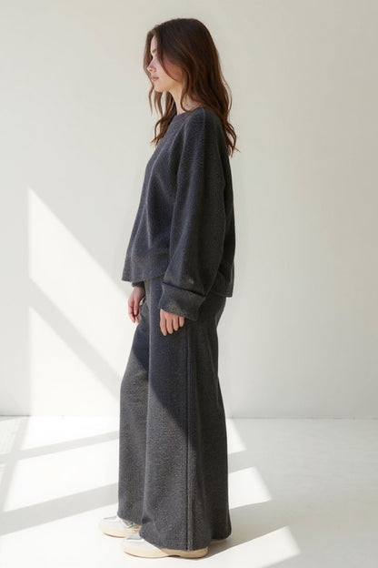 Completo in maglia morbida con maglione a maniche lunghe e pantaloni ampi | Grigio chiaro o Grigio scuro | Comodo e caldo