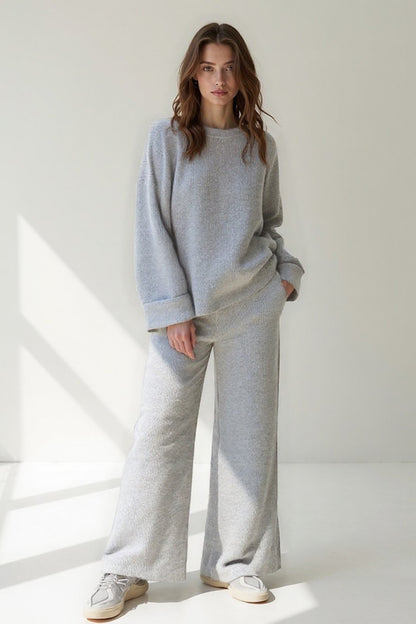 Completo in maglia morbida con maglione a maniche lunghe e pantaloni ampi | Grigio chiaro o Grigio scuro | Comodo e caldo
