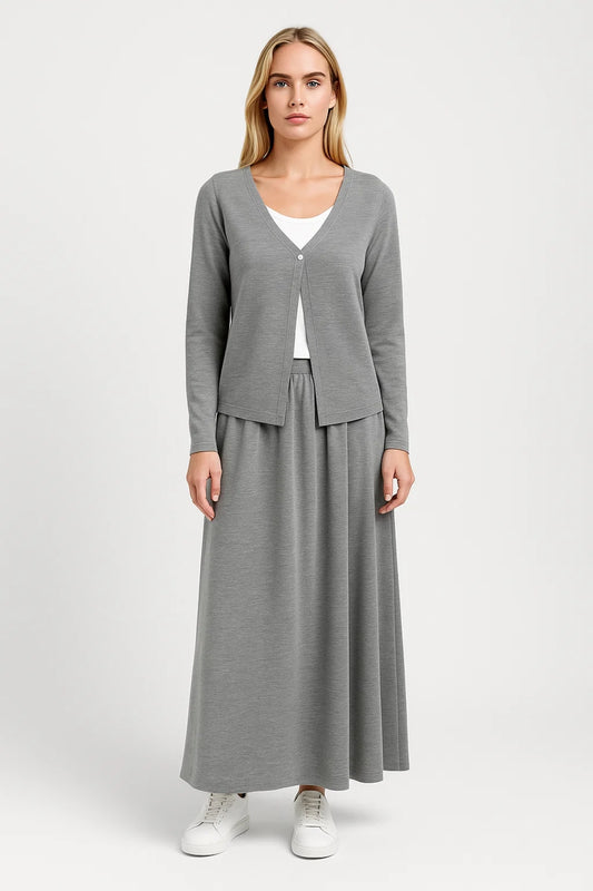 Completo maglia e gonna lunga con taglio morbido