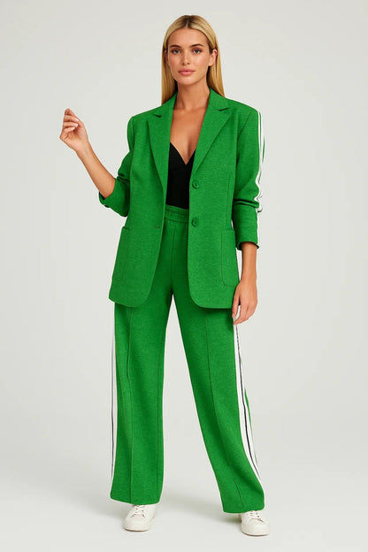 Completo sportivo con blazer e pantaloni a righe laterali