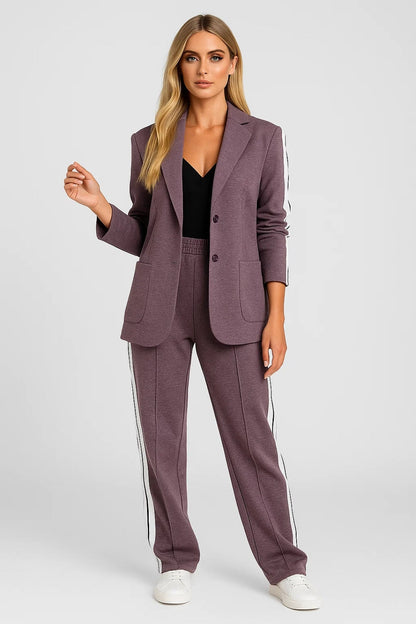 Completo sportivo con blazer e pantaloni a righe laterali