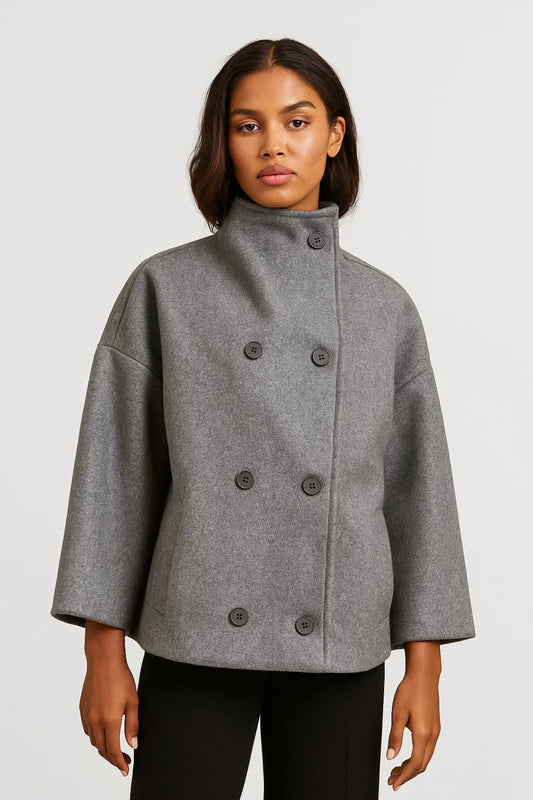 Giacca corta doppiopetto con collo alto strutturato